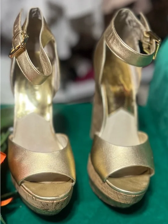 WOMEN MK Michael Kors Arianna Metallic Gold Cork Wedge with Ankle Strap,Size 7.5 - Picture 2 of 12